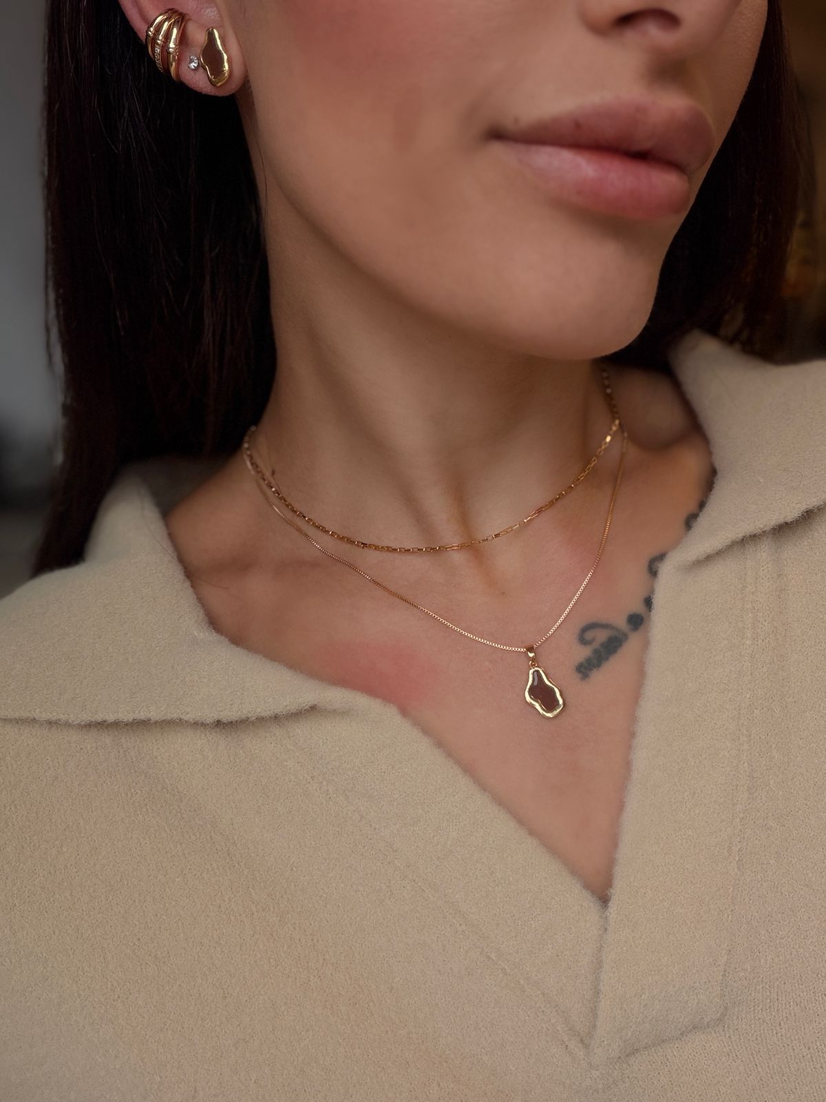 CONJUNTO ORGANICO BRINCO E COLAR MARROM